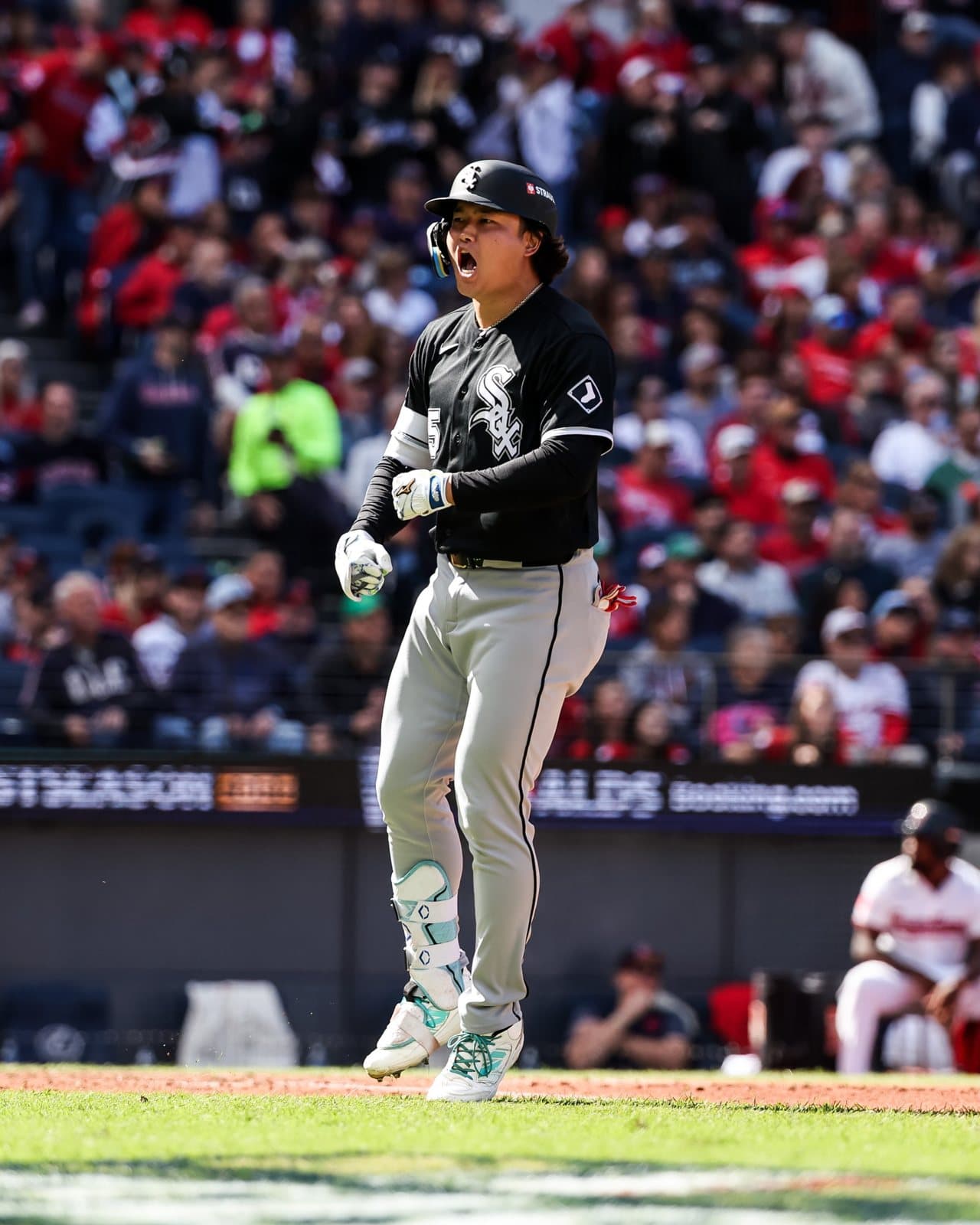 Munetaka Murakami celebra tras su jonrón en Cleveland. Foto: Chicago White Sox.