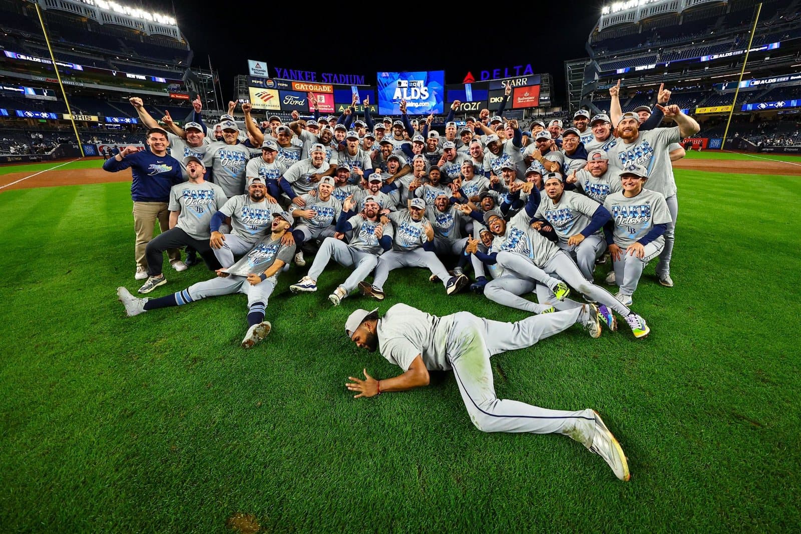 Rays, Dodgers y Brewers a la Serie de Campeonato; Cleveland fuerza el Juego 5 ante los White Sox