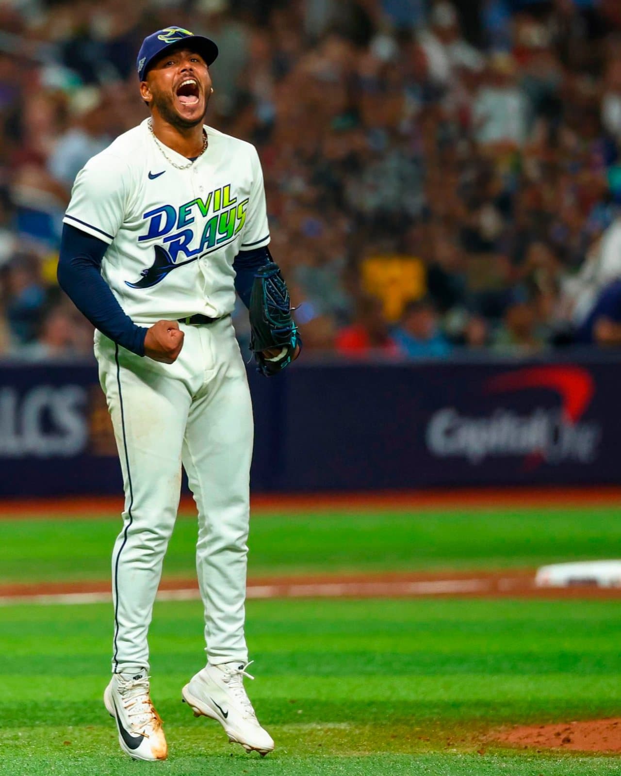 Peralta domina, Baker cierra y los Rays empatan la ALCS en Tampa