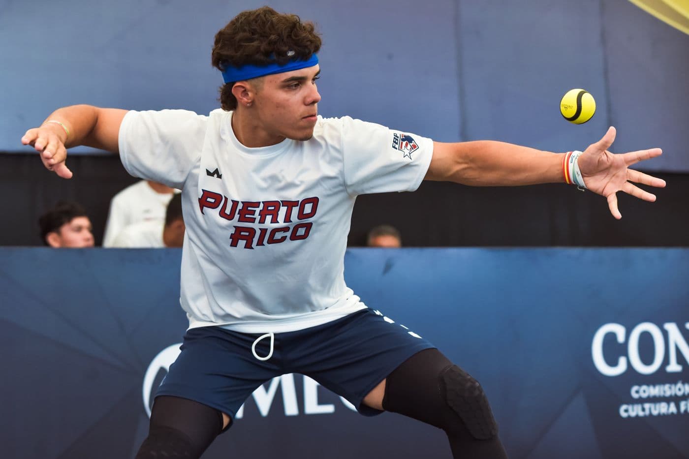 Un bateador de Puerto Rico prepara el golpe en Nayarit 2025. Foto: WBSC.
