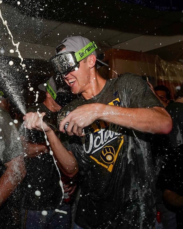 Champán en el clubhouse de los Brewers en San Diego. Foto: Milwaukee Brewers.