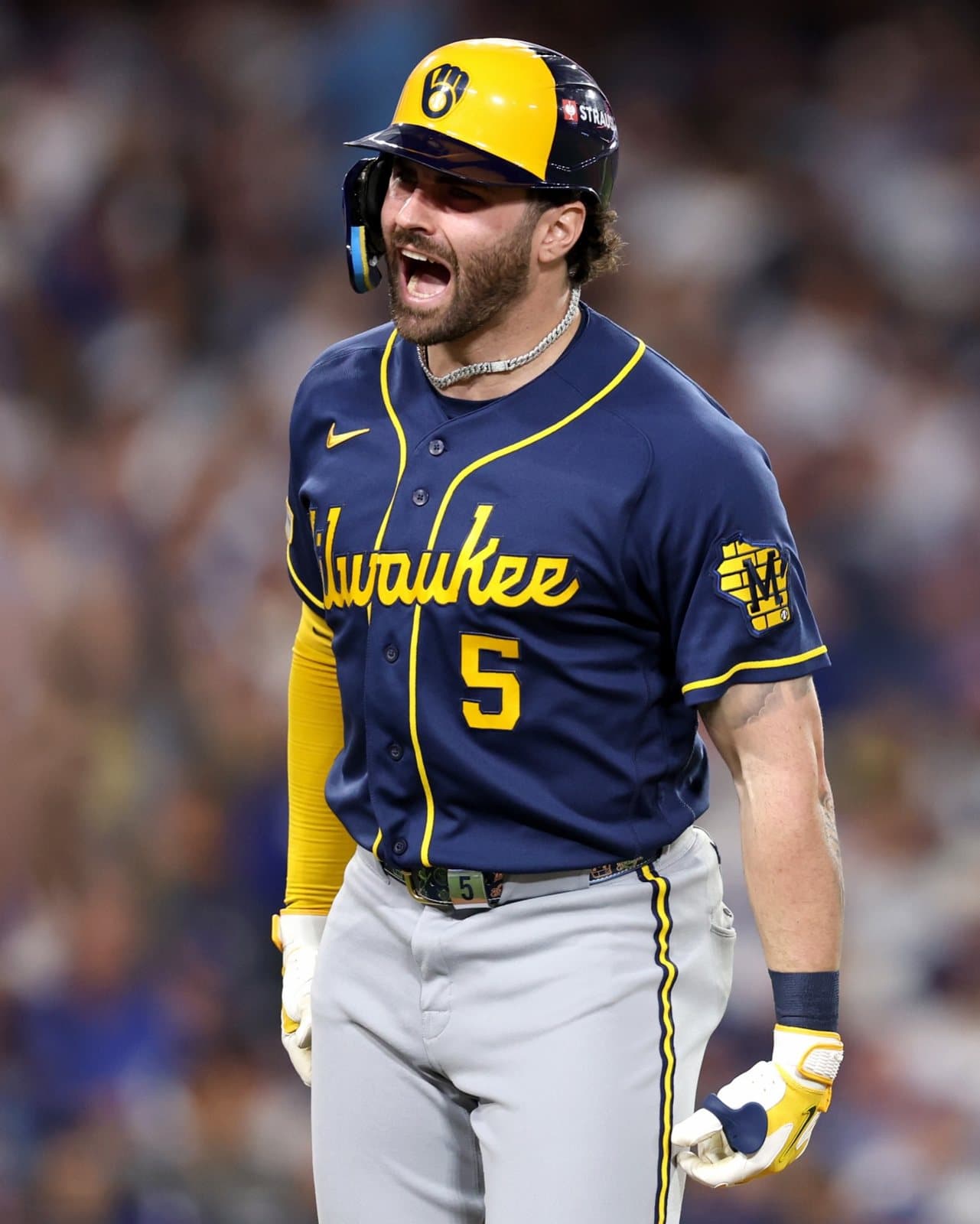 Garrett Mitchell celebra su jonrón en la séptima entrada. Foto: Milwaukee Brewers.