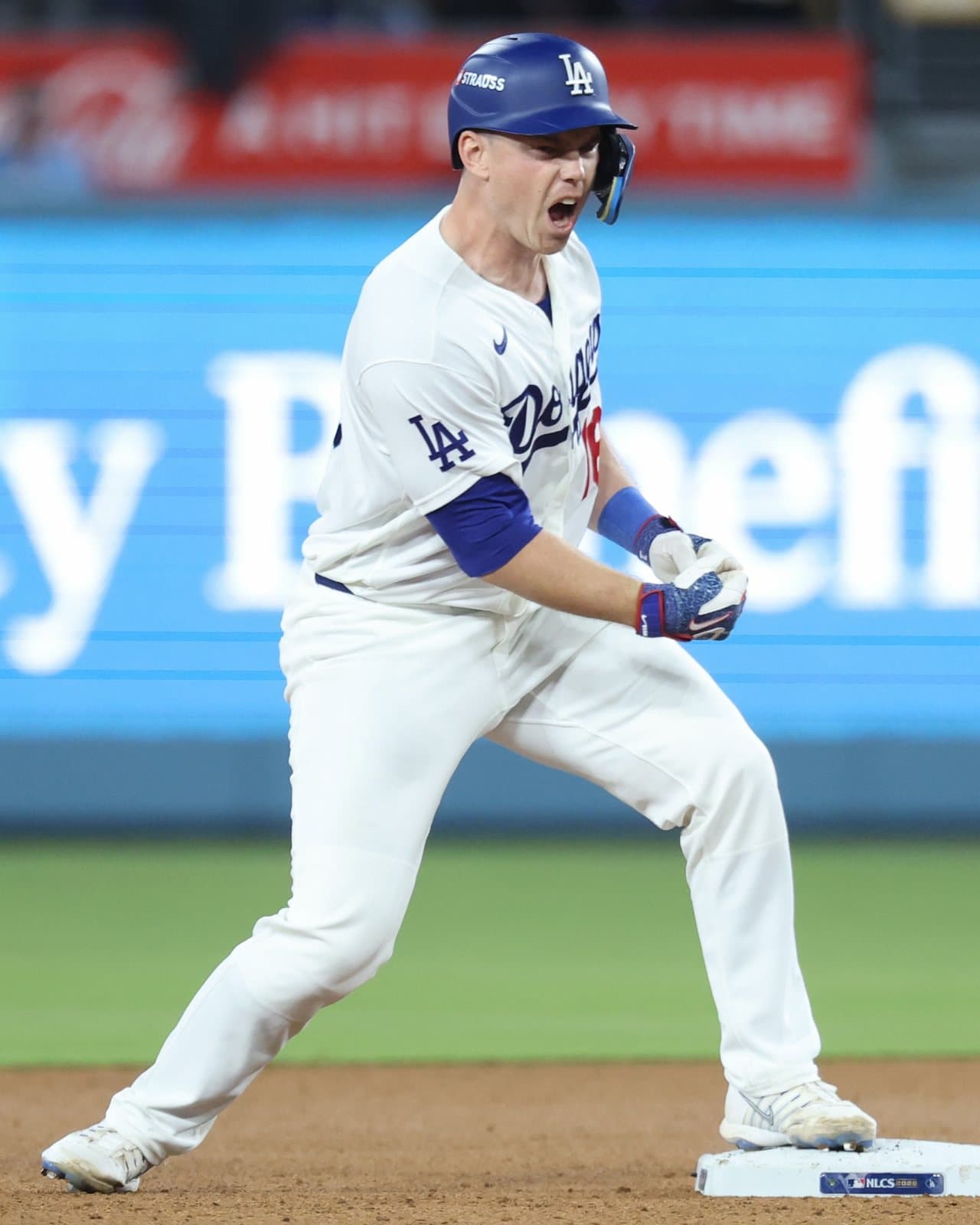 Will Smith celebra su doble remolcador de dos carreras en la sexta entrada. Foto: MLB.