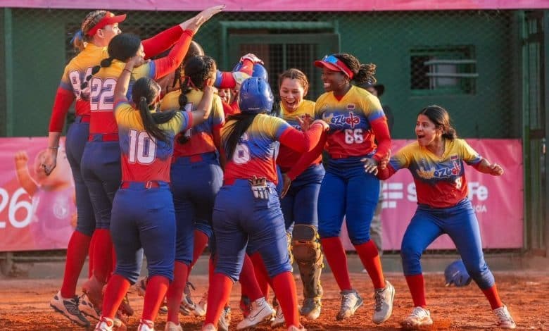 El festejo venezolano en el Estadio Mundialista Nafaldo Cargnel de Paraná.