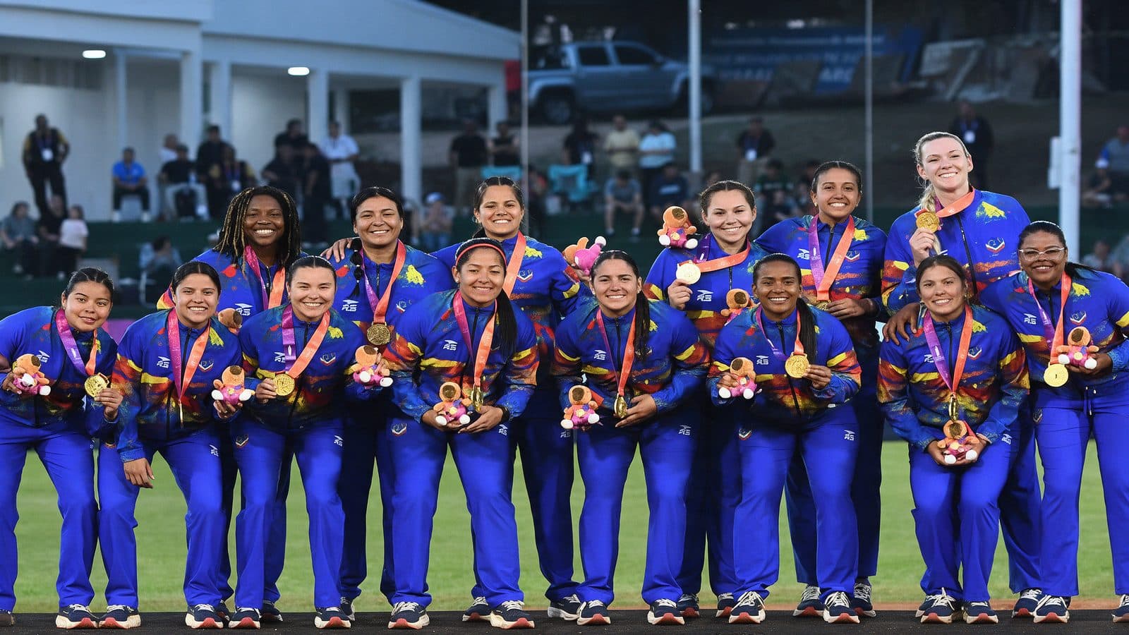 Venezuela recibe la medalla de oro de los XIII Juegos Suramericanos.