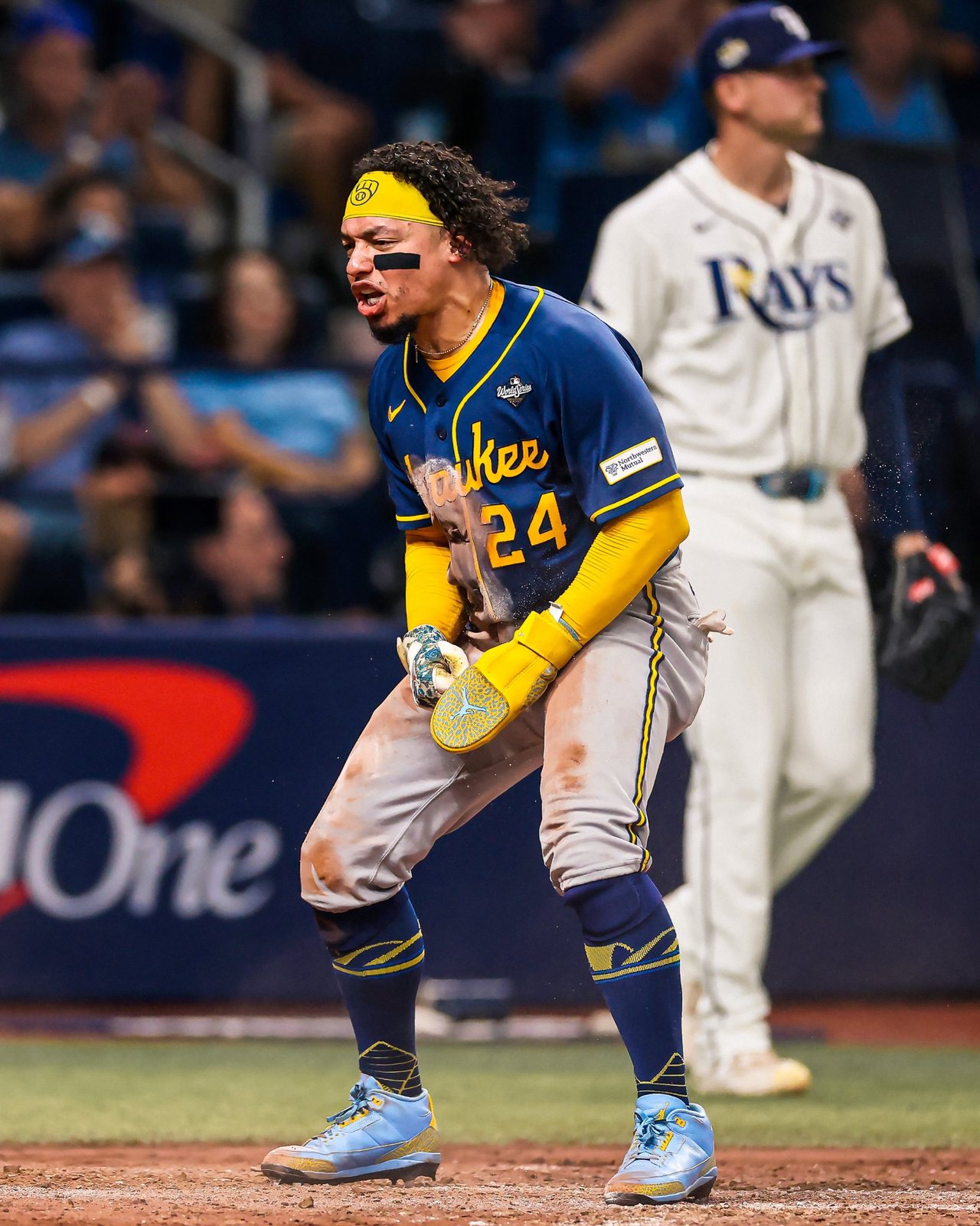 William Contreras (24) celebra durante la Serie Mundial 2026 ante los Rays. Foto: Milwaukee Brewers.