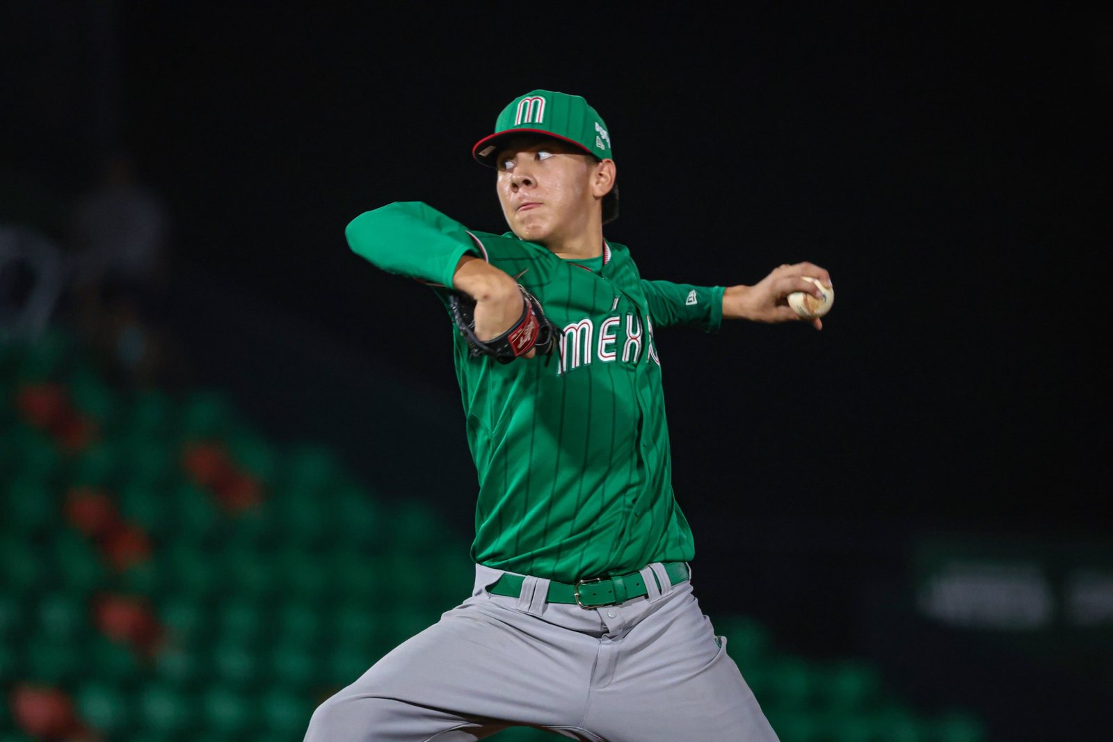Un lanzador de México en el montículo ante Estados Unidos. Foto: Béisbol México (@mexicobeis).