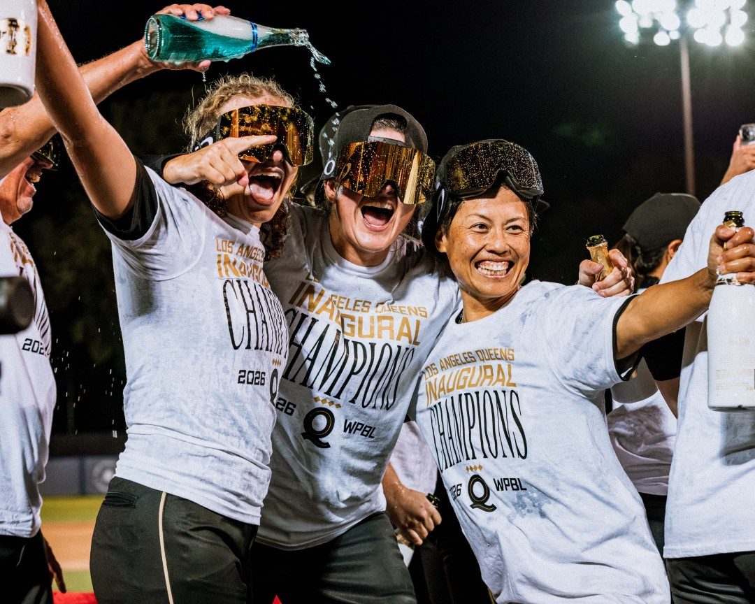 Jugadoras de las Queens festejan el campeonato. Foto: WPBL.